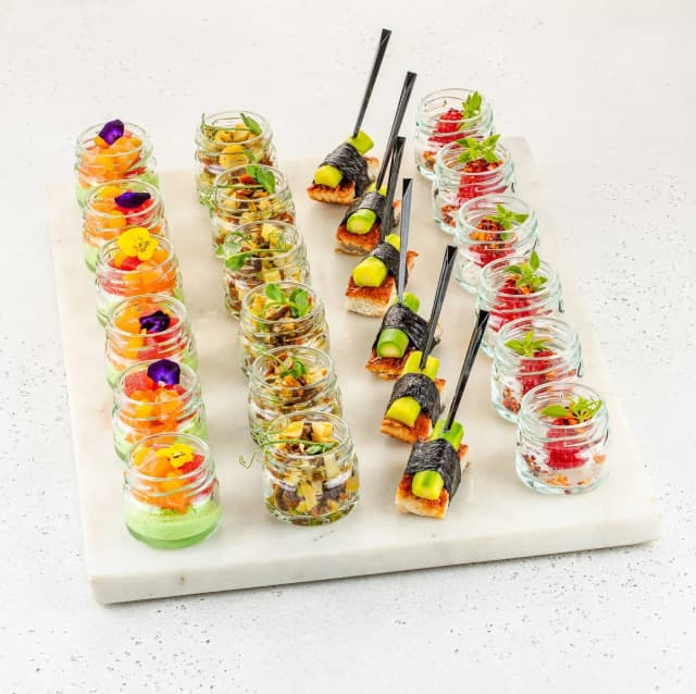 Сет канапе с северной рыбой и козьим сыром Сет канапе с северной рыбой и козьим сыром